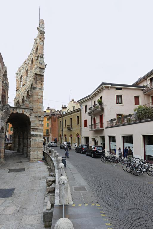 La Terrazza Sull'Arena Apartment Verona Luaran gambar