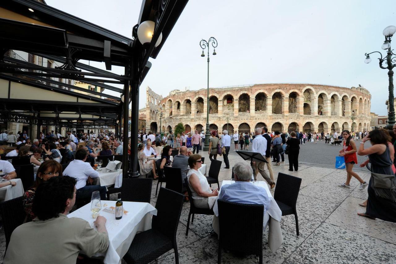 La Terrazza Sull'Arena Apartment Verona Luaran gambar